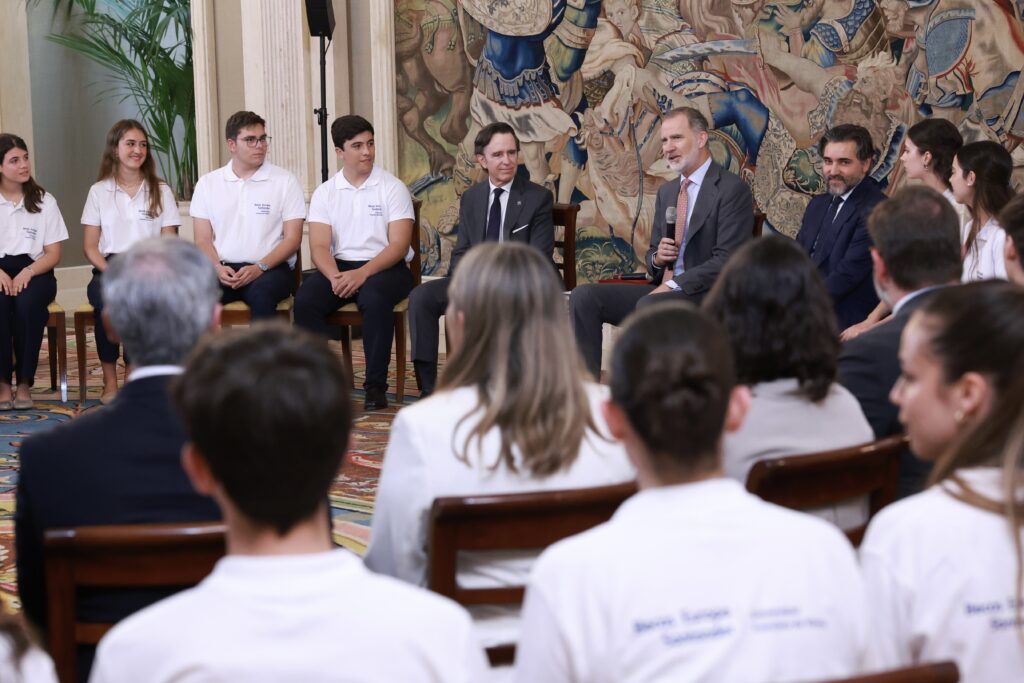 JIM 1548 1024x683 Su Majestad el Rey recibe en audiencia a los participantes en la XX edición del Programa Becas Europa Santander   Universidad Francisco de Vitoria Estudiar en Universidad Privada Madrid