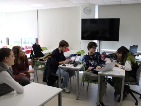 IMG 1656 scaled 453x341 Grupo de teatro Estudiar en Universidad Privada Madrid