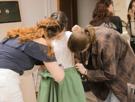 IMG 1865 scaled 453x341 Grupo de teatro Estudiar en Universidad Privada Madrid