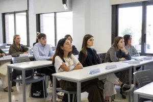 %name La UFV ha ofrecido a los alumnos de postgrado una lección de liderazgo, propósito y excelencia de la mano de Cristina Prados, de Allen & Overy Estudiar en Universidad Privada Madrid