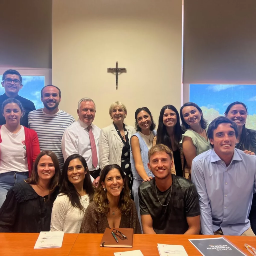 Gary Lewis visita el Centro de Educación en Virtudes y Valores y refuerza la educación del carácter en Latinoamérica %name Gary Lewis visita el Centro de Educación en Virtudes y Valores y refuerza la educación del carácter en Latinoamérica Estudiar en Universidad Privada Madrid