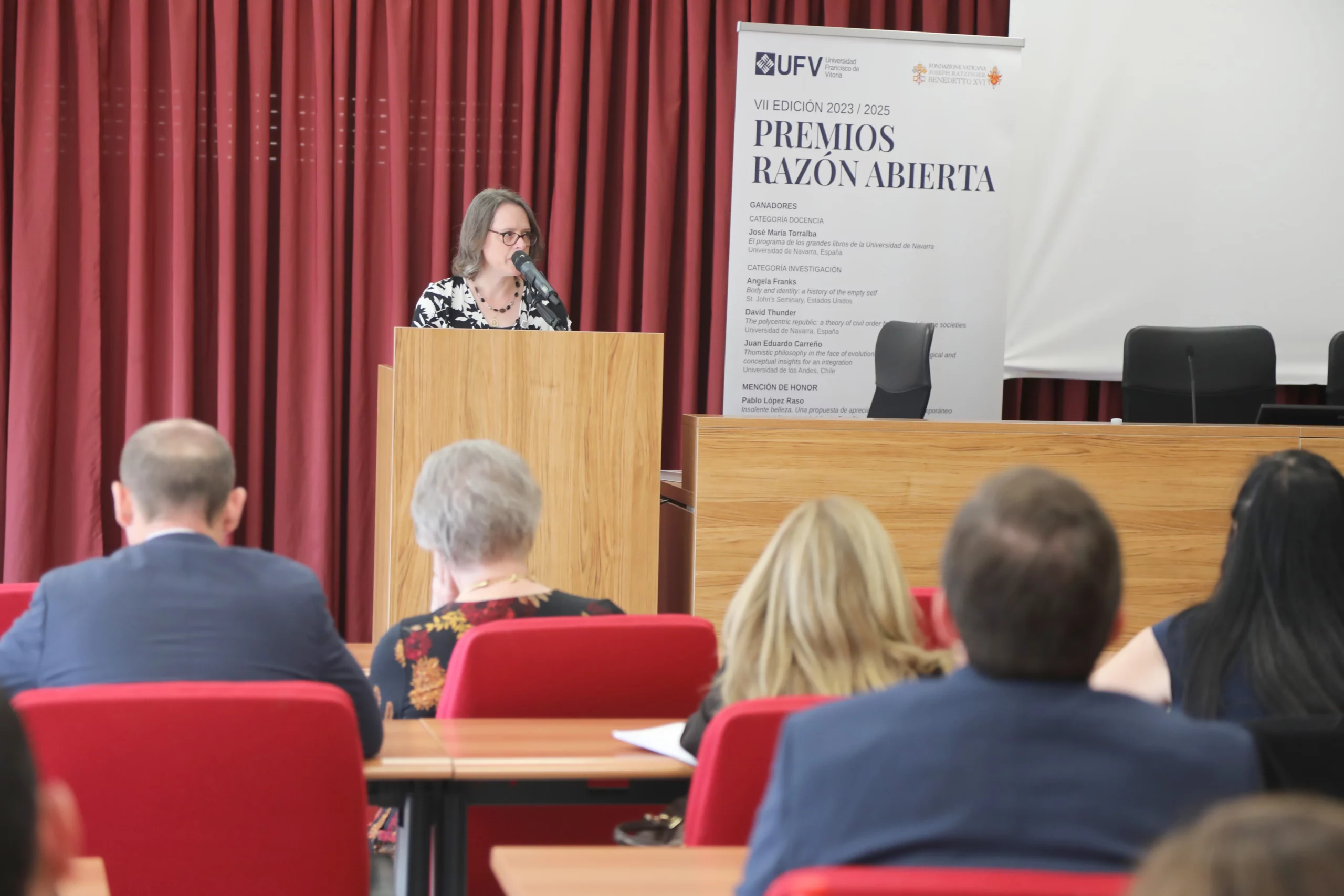 PREMIOS RAZÓN ABIERTA %name PREMIOS RAZÓN ABIERTA Estudiar en Universidad Privada Madrid