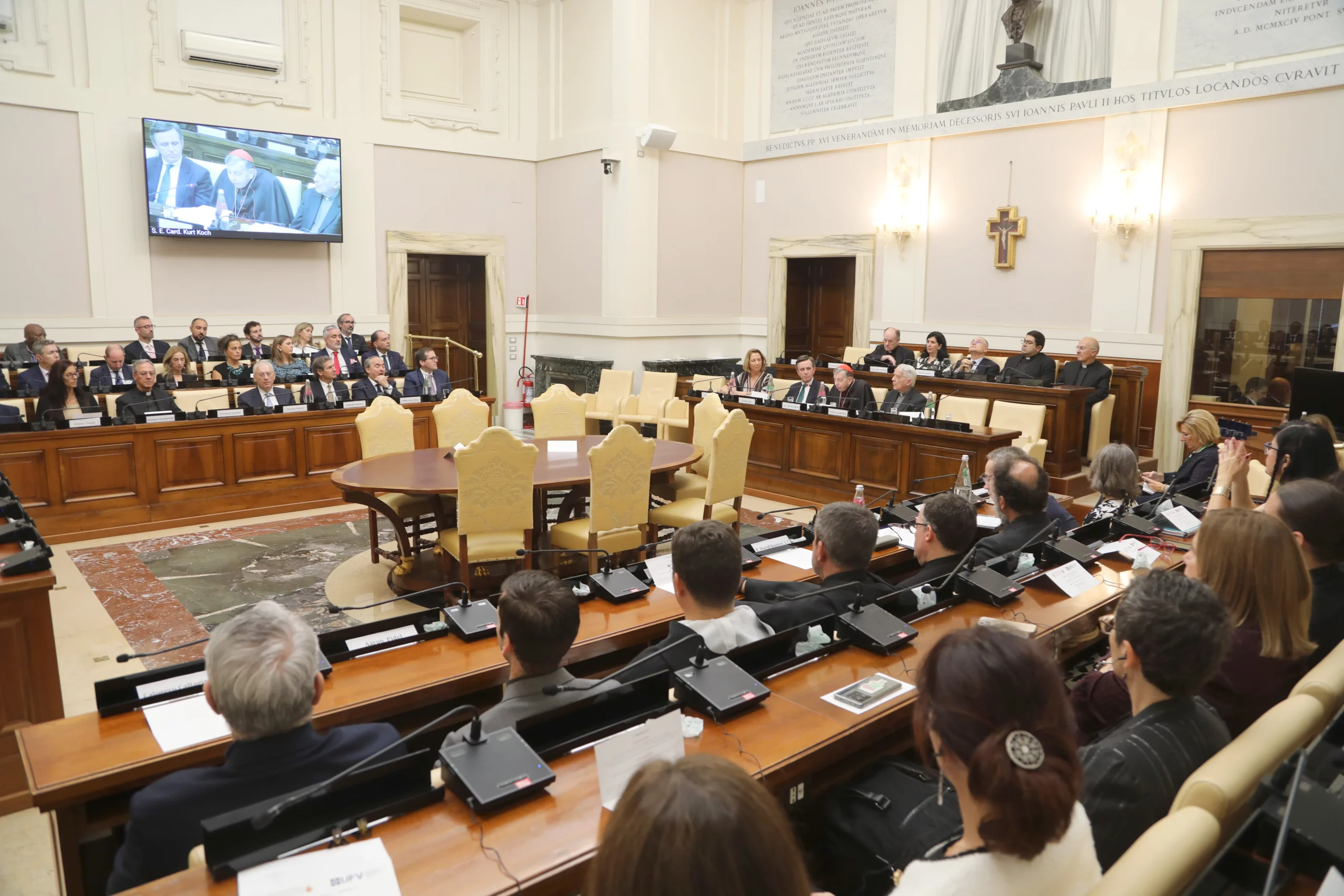 PREMIOS RAZÓN ABIERTA %name PREMIOS RAZÓN ABIERTA Estudiar en Universidad Privada Madrid