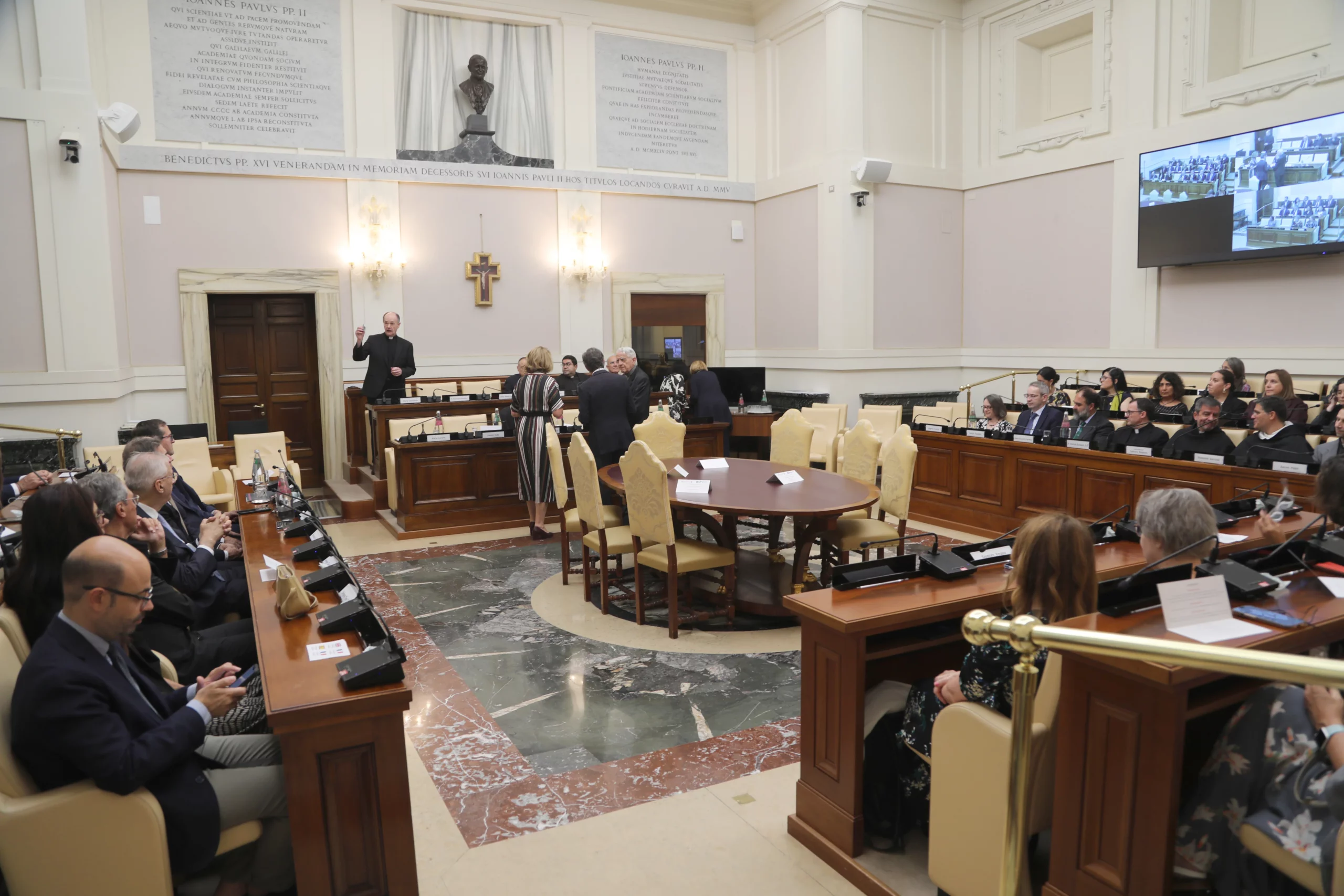 PREMIOS RAZÓN ABIERTA %name PREMIOS RAZÓN ABIERTA Estudiar en Universidad Privada Madrid