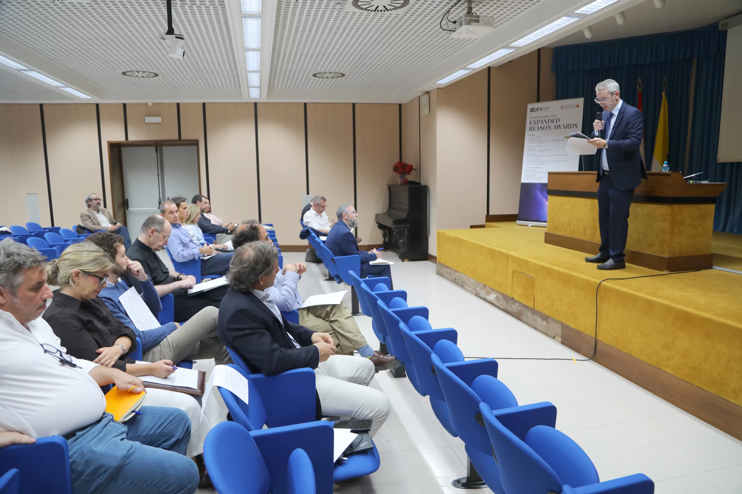 PREMIOS RAZÓN ABIERTA %name PREMIOS RAZÓN ABIERTA Estudiar en Universidad Privada Madrid