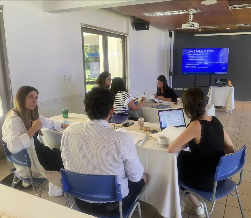 La UFV acompaña al Colegio Everest en el diseño de su plan integral de educación del carácter %name La UFV acompaña al Colegio Everest en el diseño de su plan integral de educación del carácter Estudiar en Universidad Privada Madrid