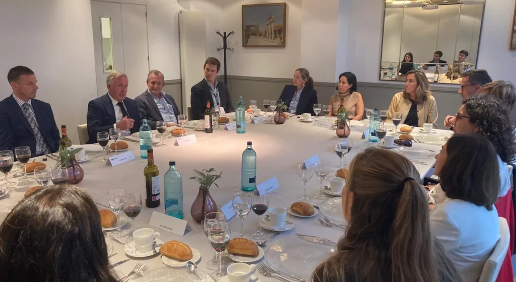 %name La ACE visita la Universidad Francisco de Vitoria para fortalecer la colaboración en educación del carácter Estudiar en Universidad Privada Madrid