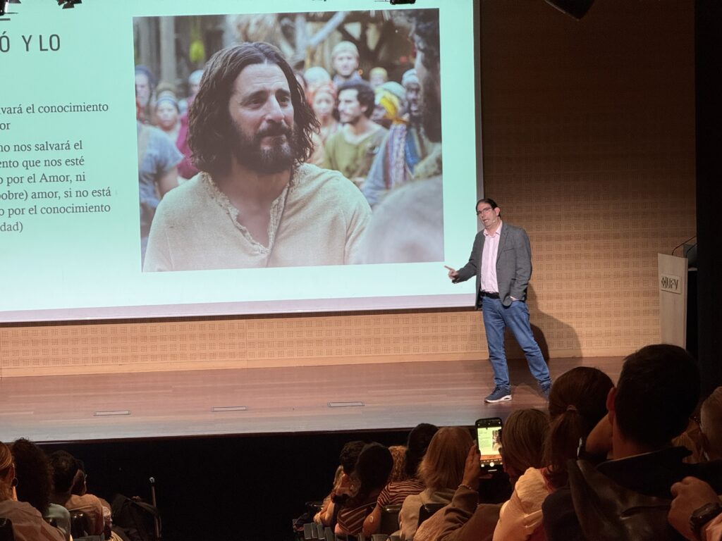 “The Chosen” en la Universidad Francisco de Vitoria: un encuentro para reflexionar sobre la vocación y el sentido de la vida IMG 1425 1024x768 “The Chosen” en la Universidad Francisco de Vitoria: un encuentro para reflexionar sobre la vocación y el sentido de la vida Estudiar en Universidad Privada Madrid