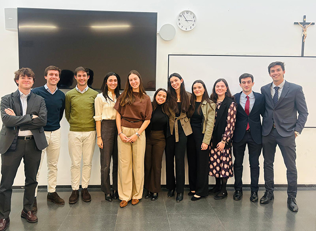 La UFV vuelve a destacar en el reto Race to Parthenon: el equipo de la universidad se corona ganador por tercer año consecutivo Imagen de WhatsApp 2025 11 14 a las 11.02.34 665f6085 La UFV vuelve a destacar en el reto Race to Parthenon: el equipo de la universidad se corona ganador por tercer año consecutivo Estudiar en Universidad Privada Madrid