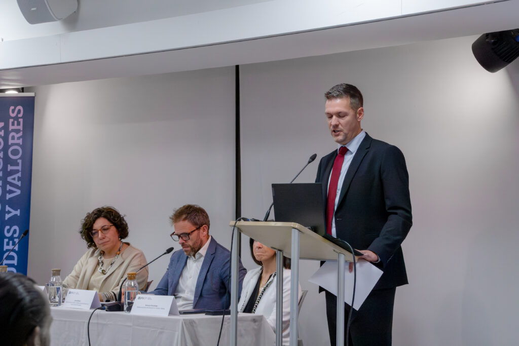 El Centro de Educación en Virtudes y Valores impulsa la transformación educativa a través del carácter y el liderazgo educativo %name El Centro de Educación en Virtudes y Valores impulsa la transformación educativa a través del carácter y el liderazgo educativo Estudiar en Universidad Privada Madrid