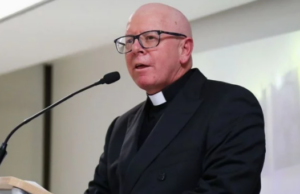 Captura de pantalla 2026 01 16 121259 300x194 Trece años de entrega espiritual: el padre Justo recibe un reconocimiento en el encuentro diocesano de pastoral universitaria Estudiar en Universidad Privada Madrid
