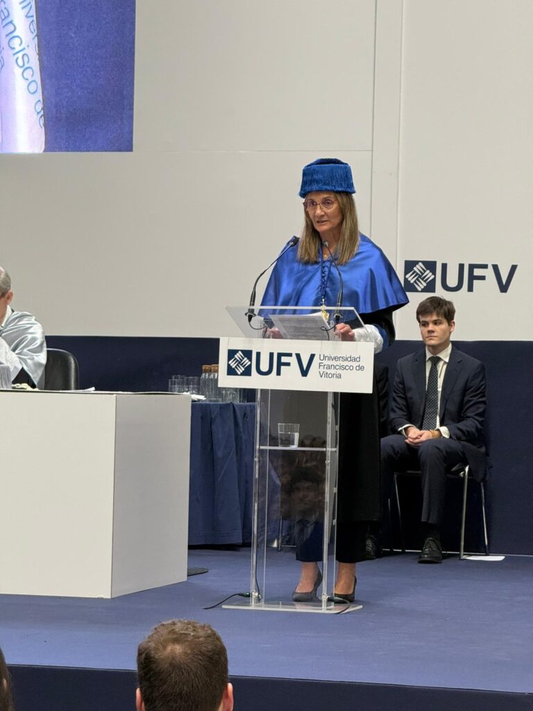 Cerca de 300 nuevos graduados de la Facultad de Ciencias Experimentales inician su camino profesional formados con una mirada científica y profundamente humana %name Cerca de 300 nuevos graduados de la Facultad de Ciencias Experimentales inician su camino profesional formados con una mirada científica y profundamente humana Estudiar en Universidad Privada Madrid