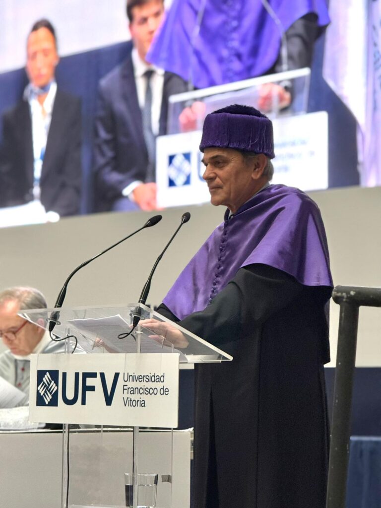 Cerca de 300 nuevos graduados de la Facultad de Ciencias Experimentales inician su camino profesional formados con una mirada científica y profundamente humana %name Cerca de 300 nuevos graduados de la Facultad de Ciencias Experimentales inician su camino profesional formados con una mirada científica y profundamente humana Estudiar en Universidad Privada Madrid