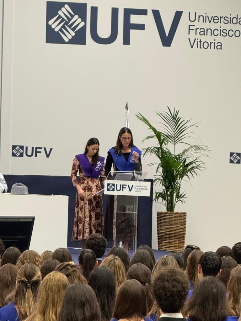 Cerca de 300 nuevos graduados de la Facultad de Ciencias Experimentales inician su camino profesional formados con una mirada científica y profundamente humana %name Cerca de 300 nuevos graduados de la Facultad de Ciencias Experimentales inician su camino profesional formados con una mirada científica y profundamente humana Estudiar en Universidad Privada Madrid