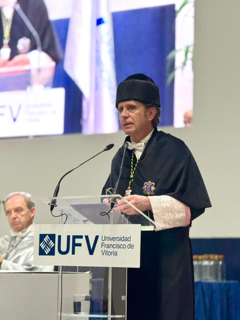 Cerca de 300 nuevos graduados de la Facultad de Ciencias Experimentales inician su camino profesional formados con una mirada científica y profundamente humana %name Cerca de 300 nuevos graduados de la Facultad de Ciencias Experimentales inician su camino profesional formados con una mirada científica y profundamente humana Estudiar en Universidad Privada Madrid