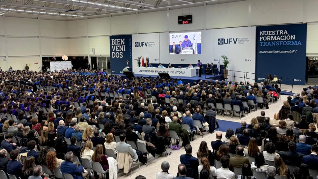 Cerca de 300 nuevos graduados de la Facultad de Ciencias Experimentales inician su camino profesional formados con una mirada científica y profundamente humana %name Cerca de 300 nuevos graduados de la Facultad de Ciencias Experimentales inician su camino profesional formados con una mirada científica y profundamente humana Estudiar en Universidad Privada Madrid