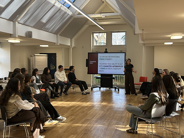 %name Alumnos de la UFV se forman en liderazgo y educación del carácter en la Universidad de Oxford Estudiar en Universidad Privada Madrid