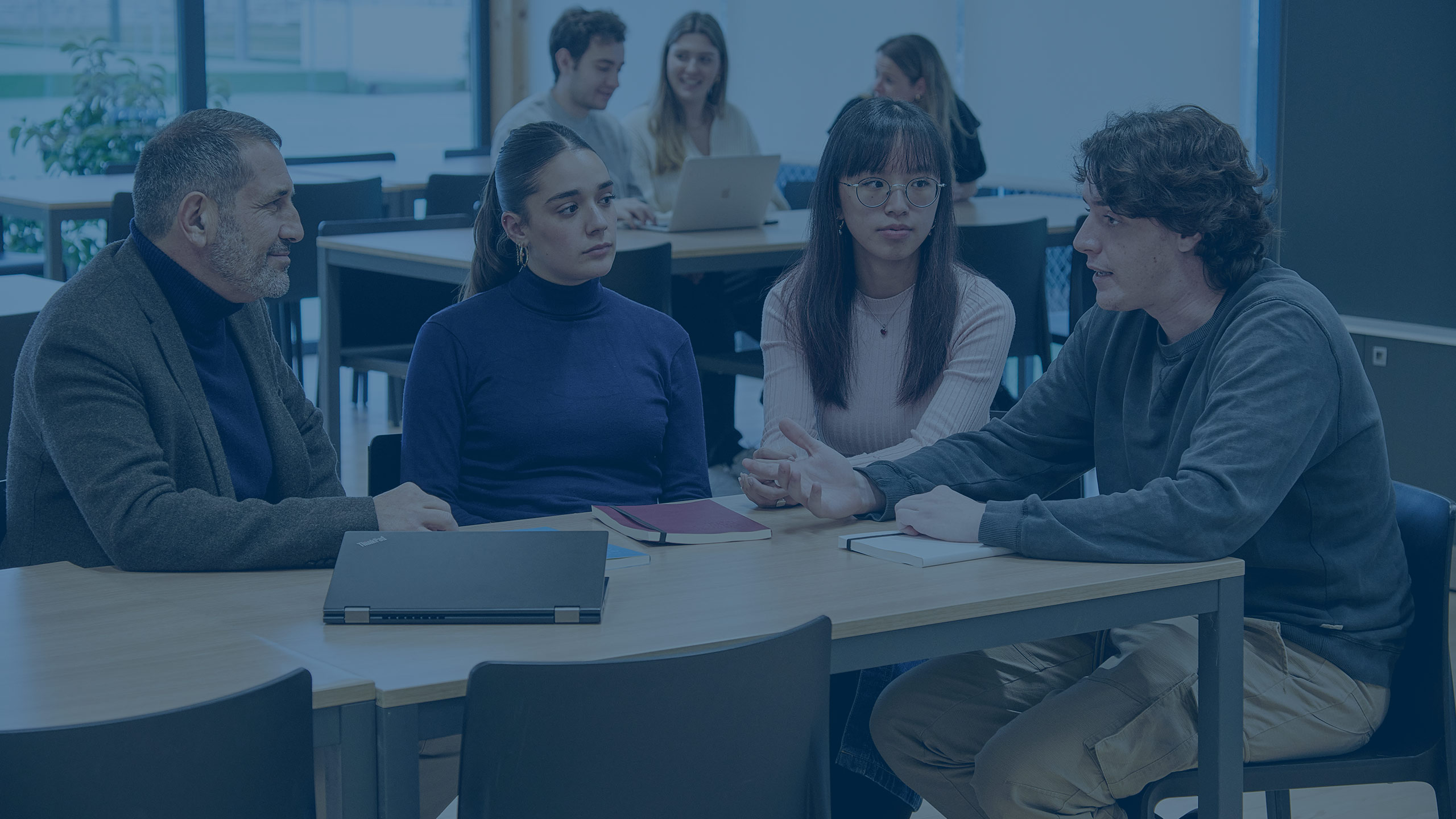 cabecera web pple economia Doble Grado en Filosofía, Política, Derecho y Economía para el Bien Común (PPLE) + Economía y Finanzas (Inglés) Estudiar en Universidad Privada Madrid